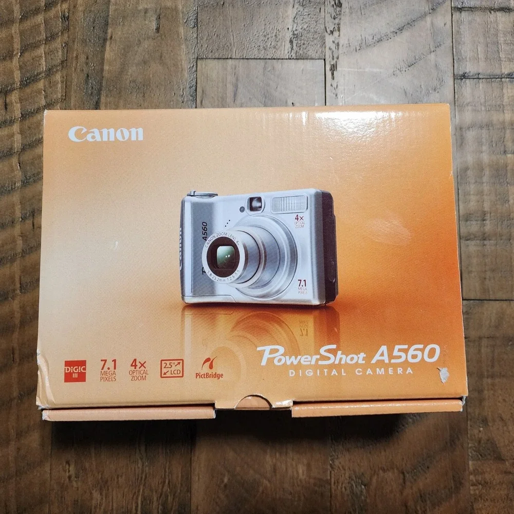 Canon PowerShot A560 Silver Digital Camera 7.1MP 4x Zoom Box Bundle‎ SD Card